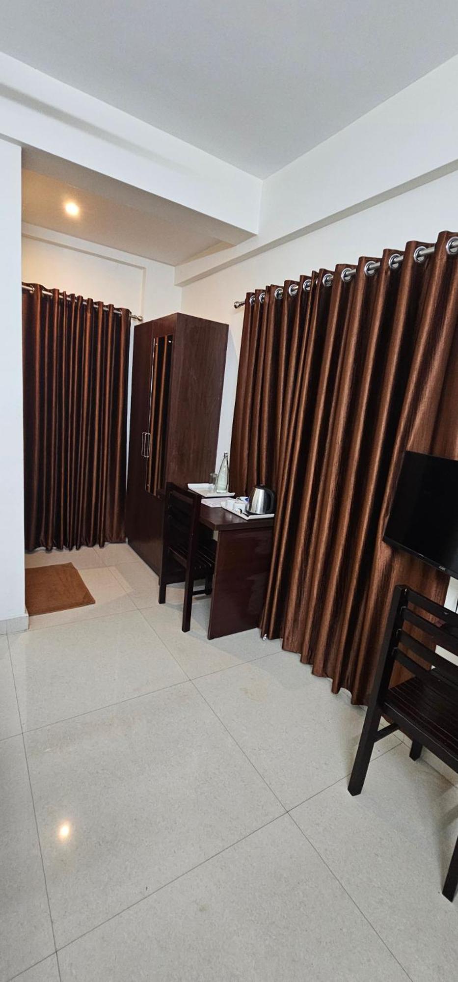 Blueway Residency Downtown Hotel Тривандрум Экстерьер фото