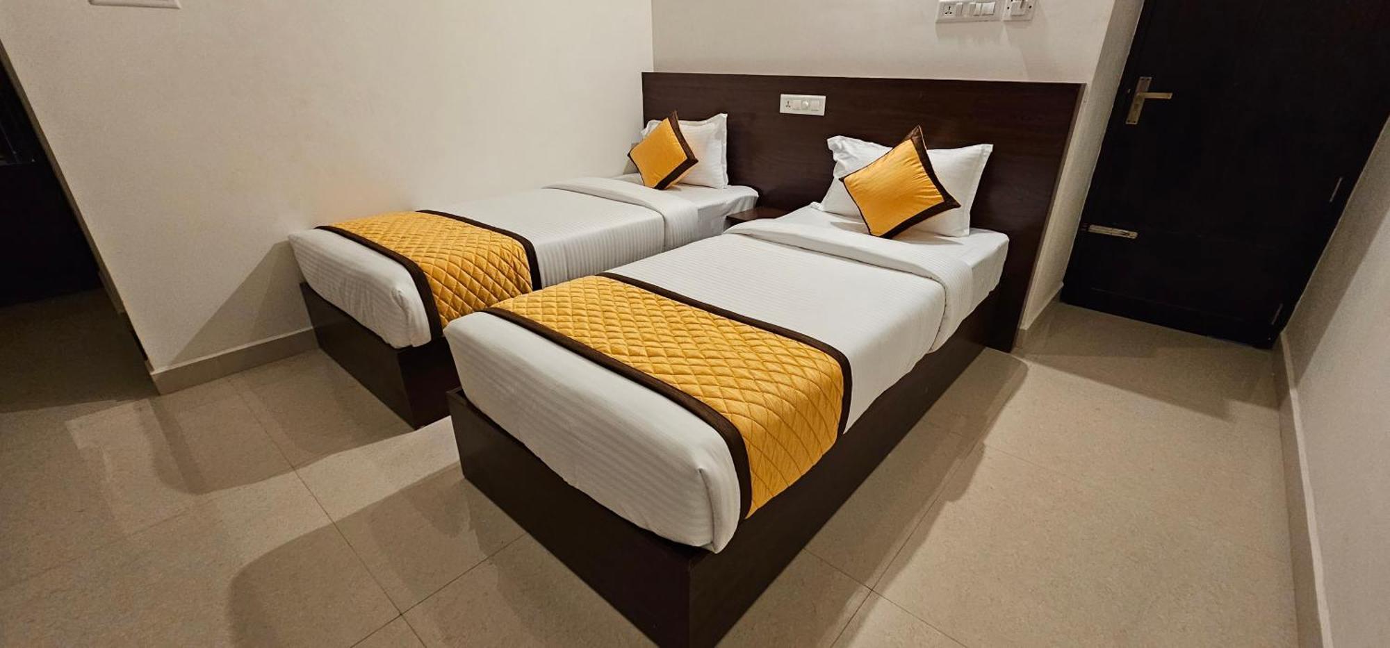 Blueway Residency Downtown Hotel Тривандрум Экстерьер фото
