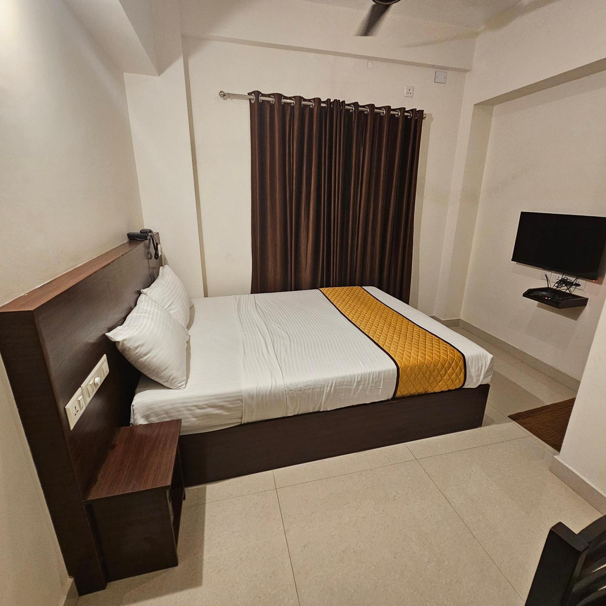 Blueway Residency Downtown Hotel Тривандрум Экстерьер фото
